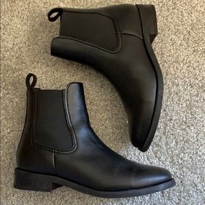 Black Vegan Duchess Boot